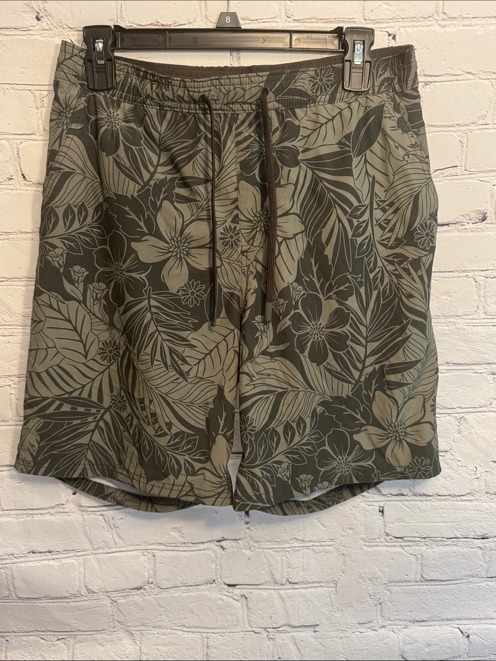 Kidkland Men’s Small Tropical Leaf Print Drawstring Shorts - Olive